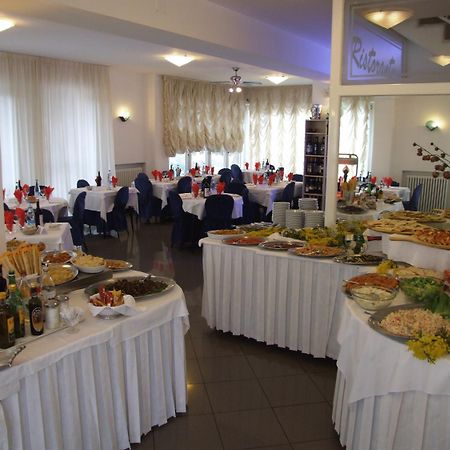 Hotel Mediterraneo Pesaro Dış mekan fotoğraf
