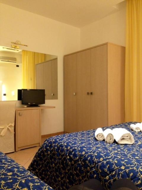 Hotel Mediterraneo Pesaro Oda fotoğraf