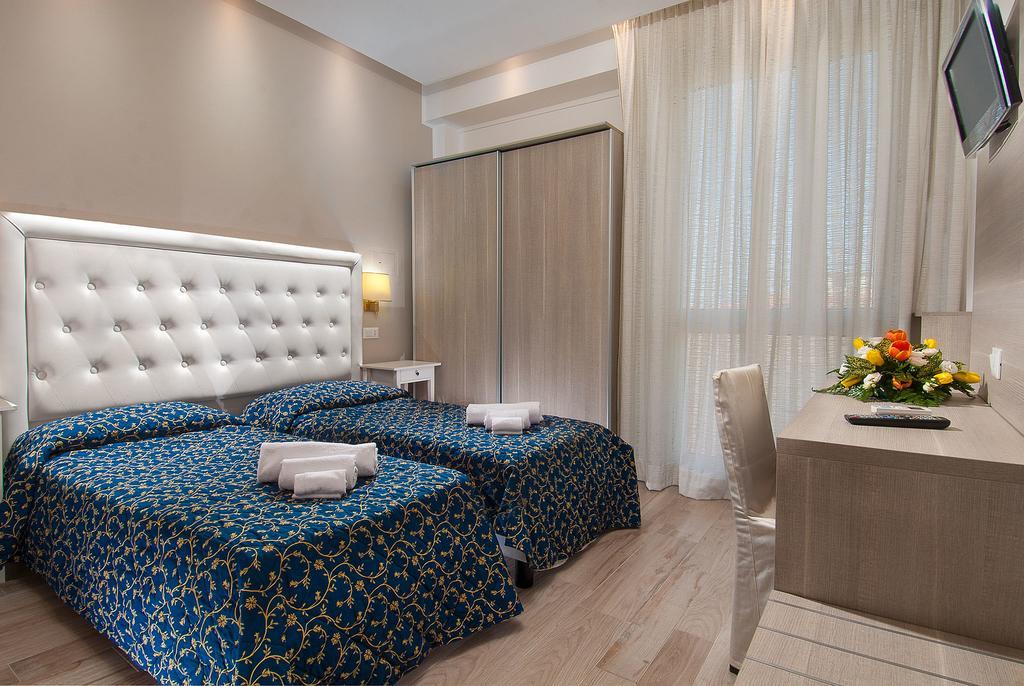 Hotel Mediterraneo Pesaro Dış mekan fotoğraf