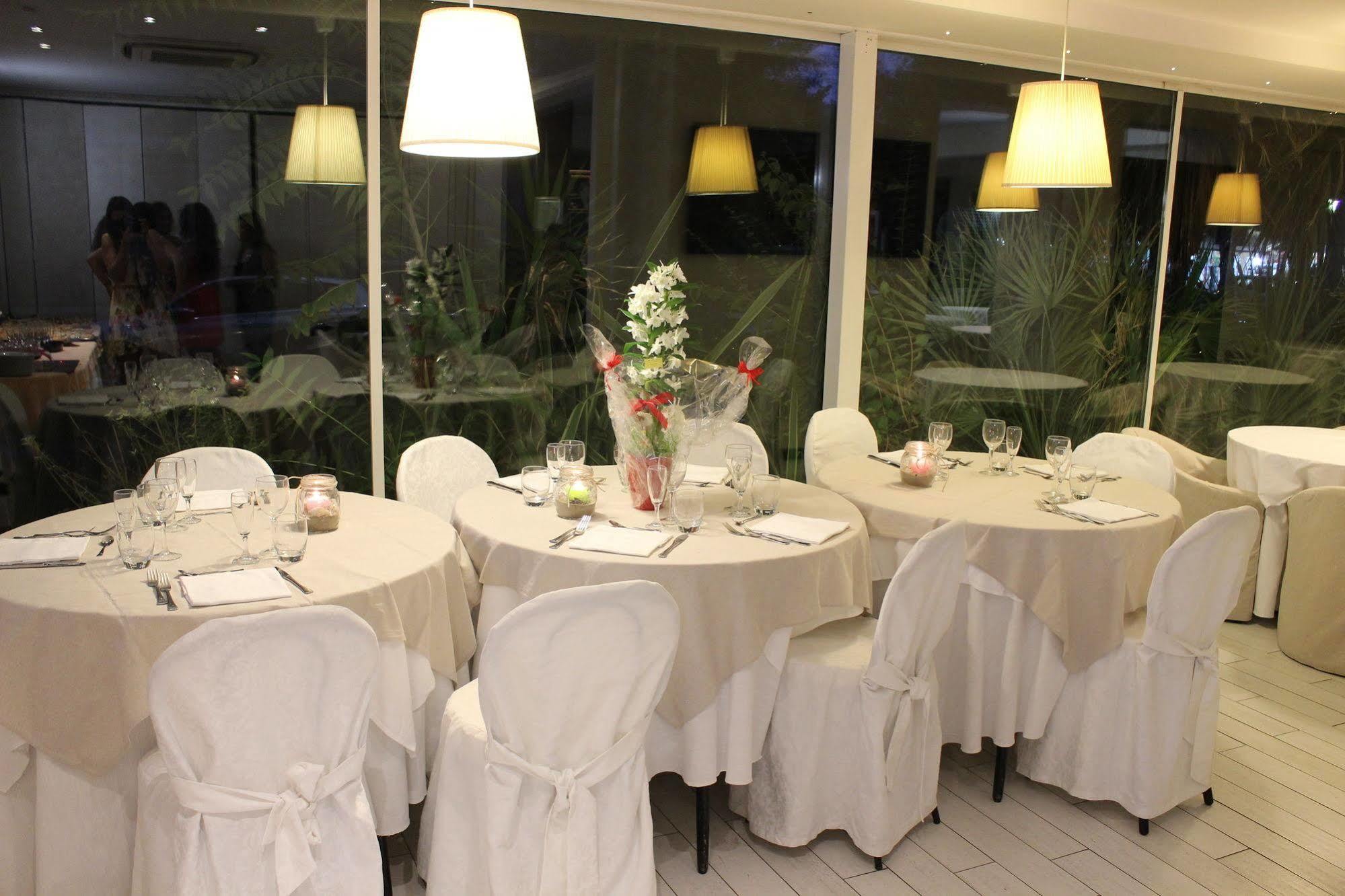 Hotel Mediterraneo Pesaro Dış mekan fotoğraf