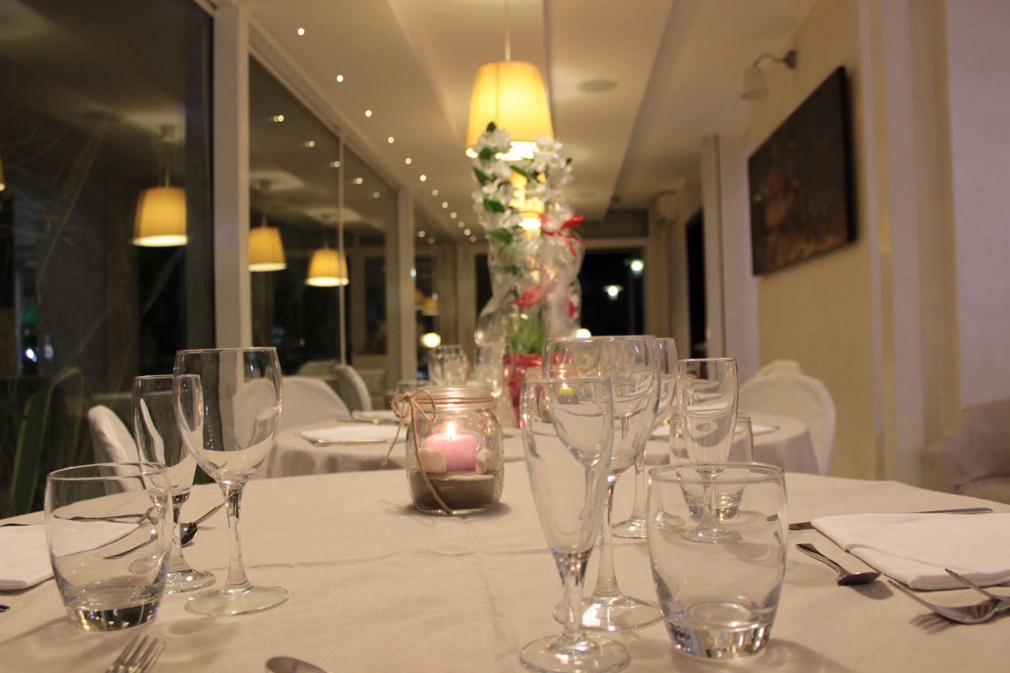 Hotel Mediterraneo Pesaro Dış mekan fotoğraf