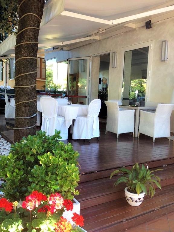 Hotel Mediterraneo Pesaro Dış mekan fotoğraf